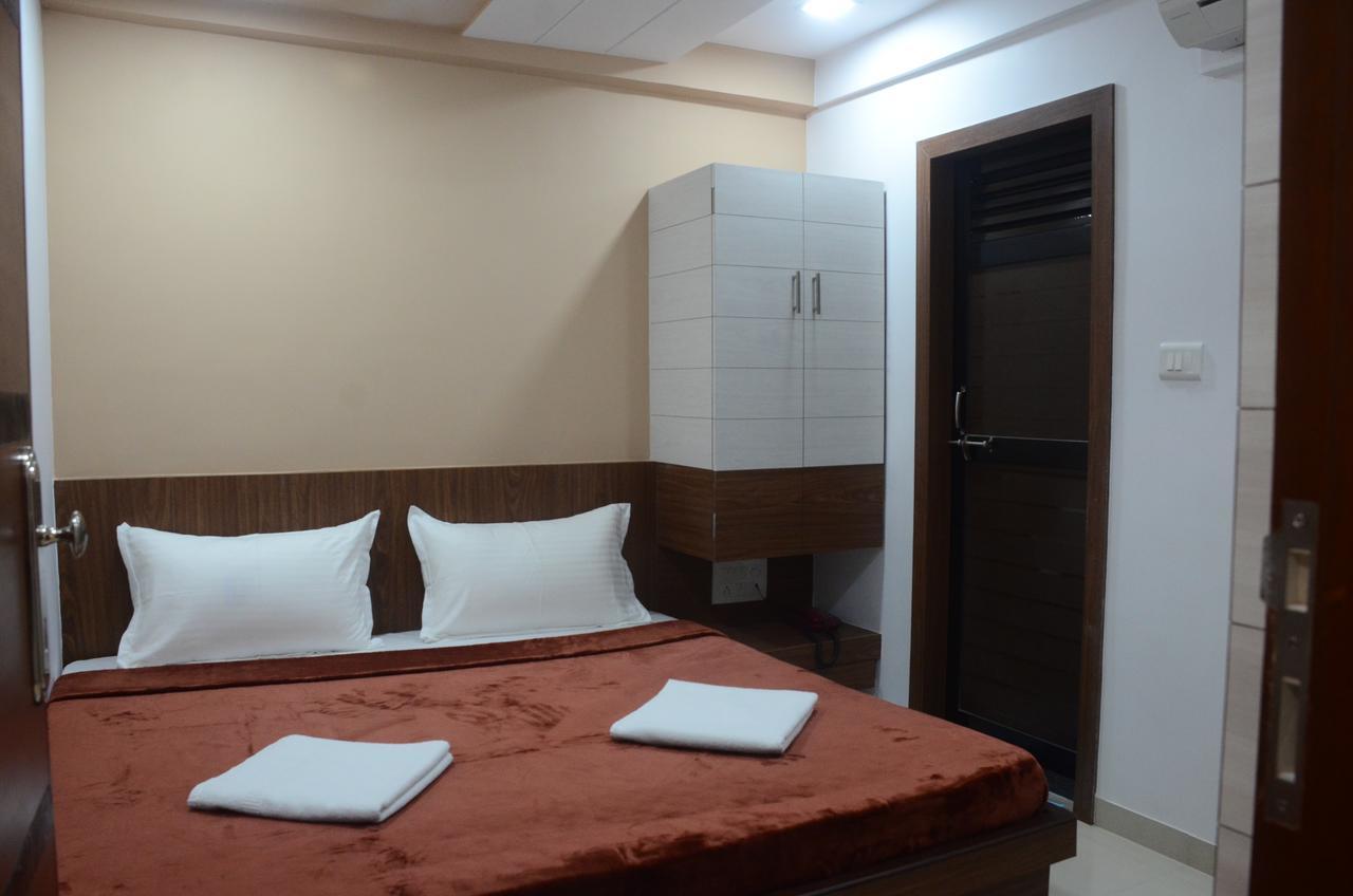 Hotel Ideal Vadodara Eksteriør bilde