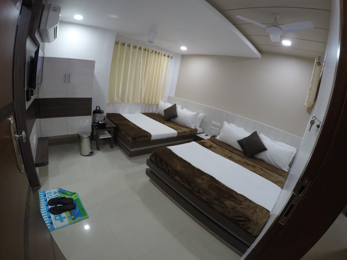 Hotel Ideal Vadodara Eksteriør bilde