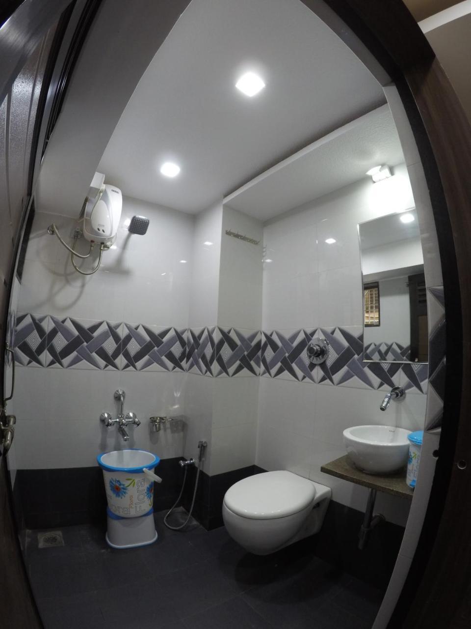 Hotel Ideal Vadodara Eksteriør bilde