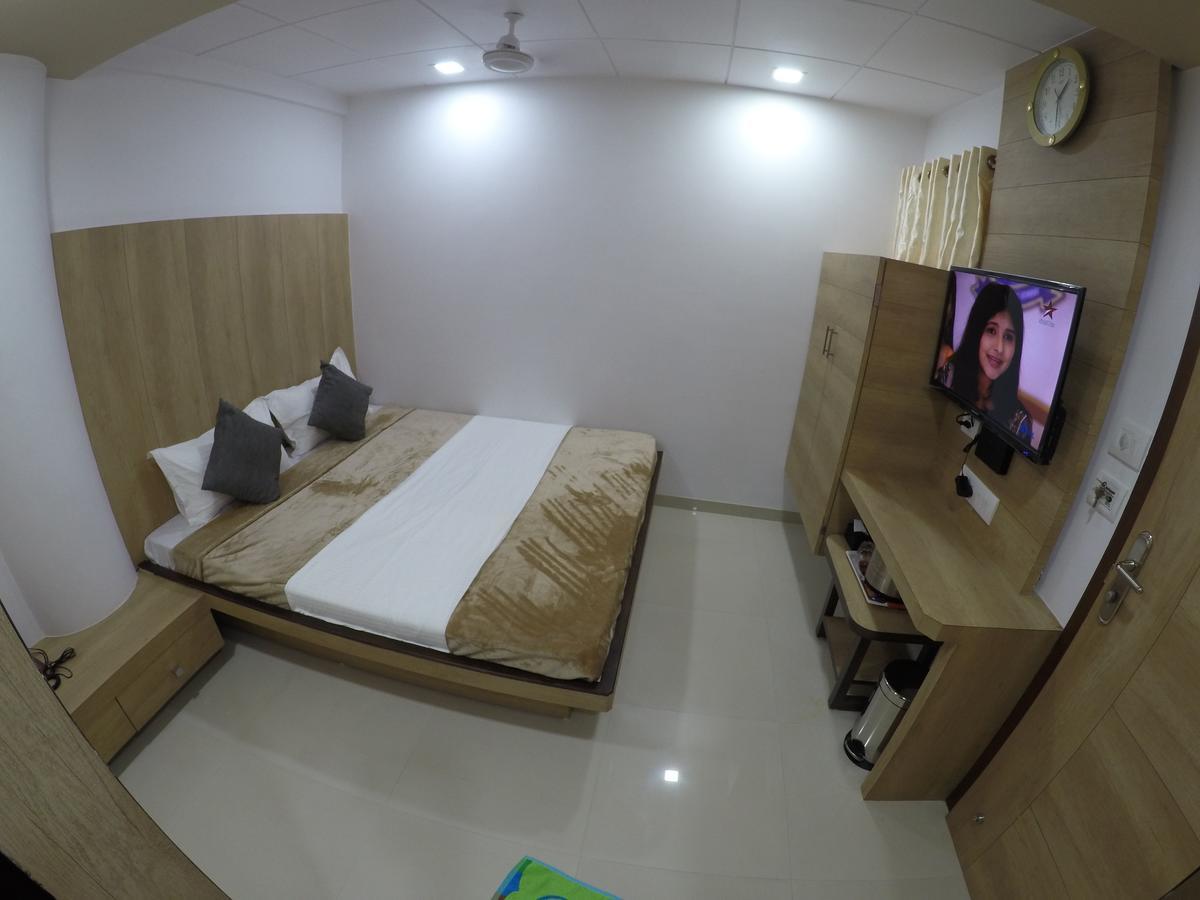Hotel Ideal Vadodara Eksteriør bilde