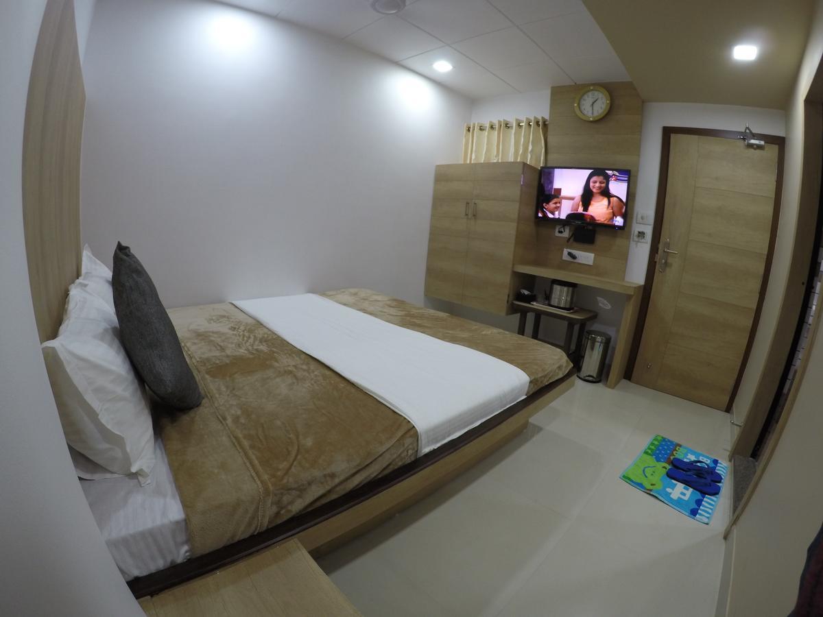 Hotel Ideal Vadodara Eksteriør bilde
